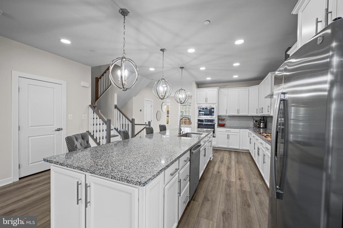 3923 Cooks Ln