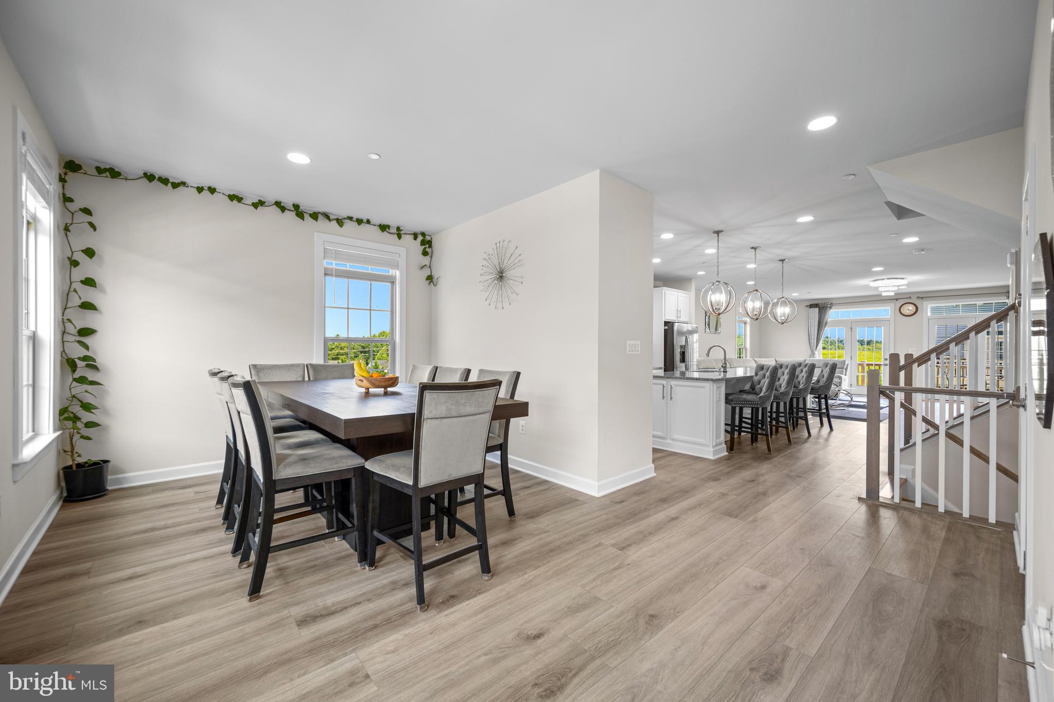3923 Cooks Ln