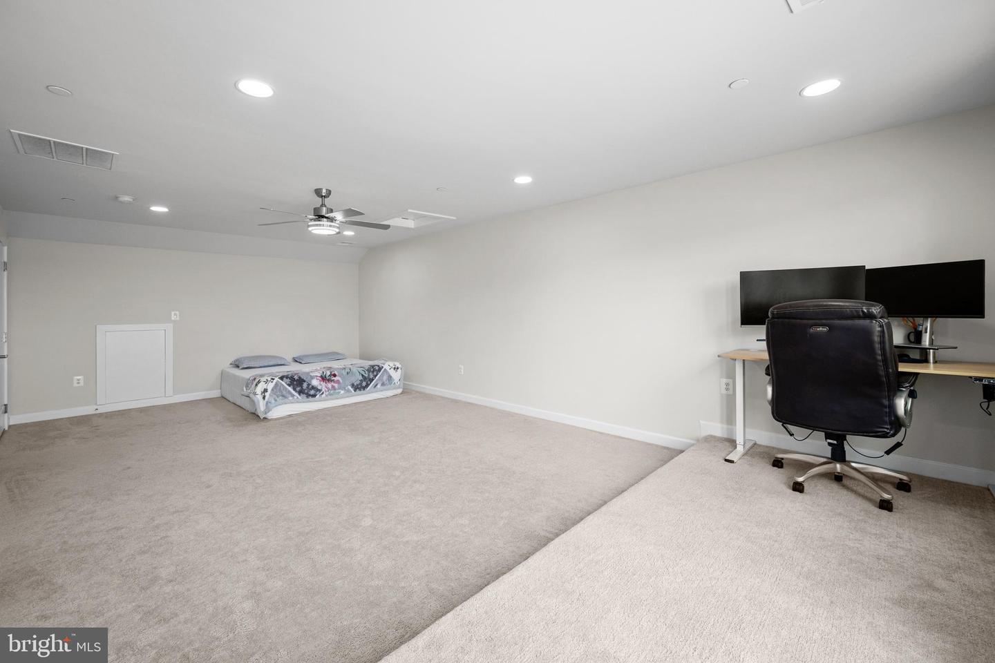 3923 Cooks Ln
