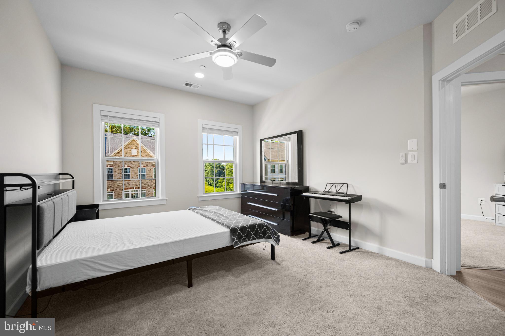 3923 Cooks Ln
