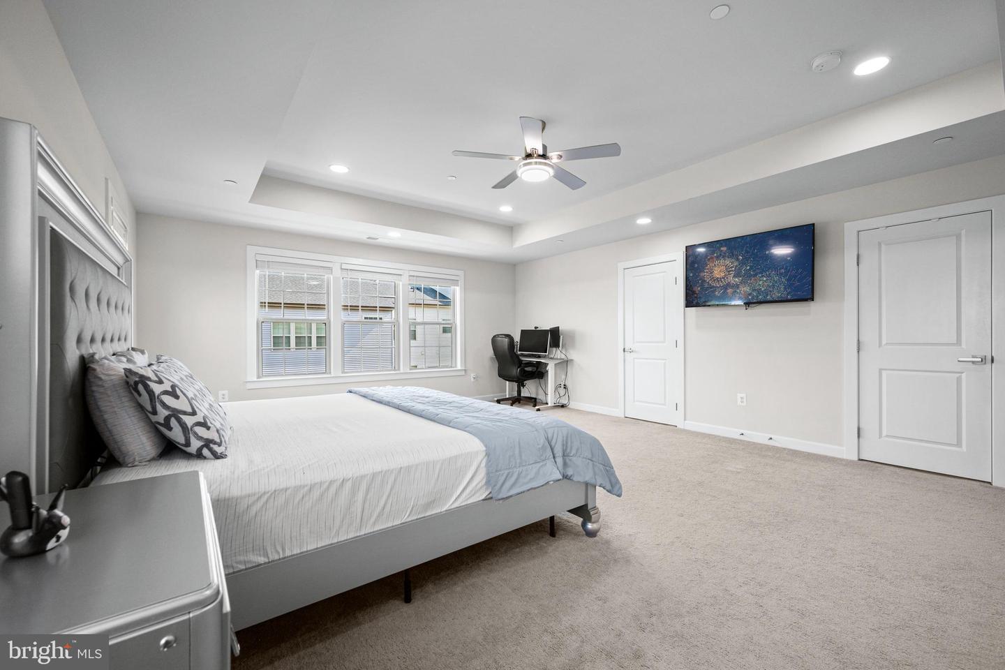 3923 Cooks Ln