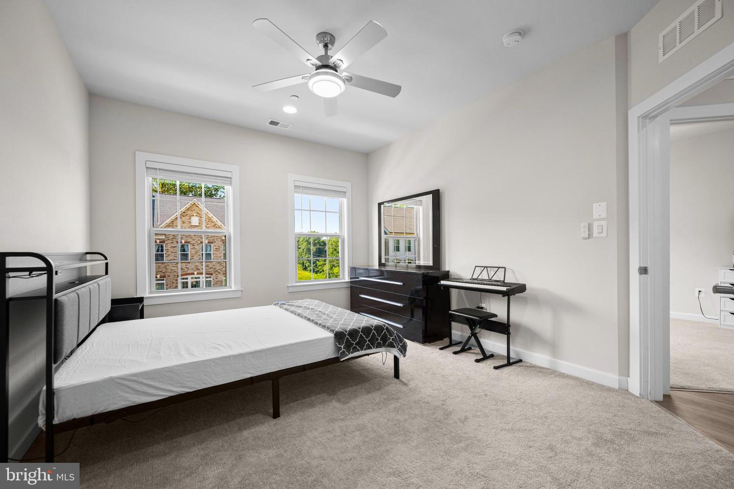 3923 Cooks Ln