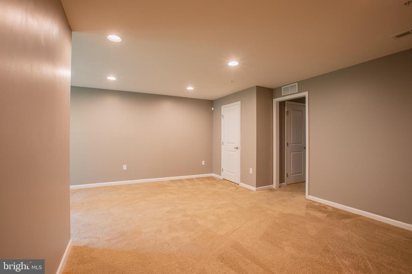 7314 FREEBIRD LN