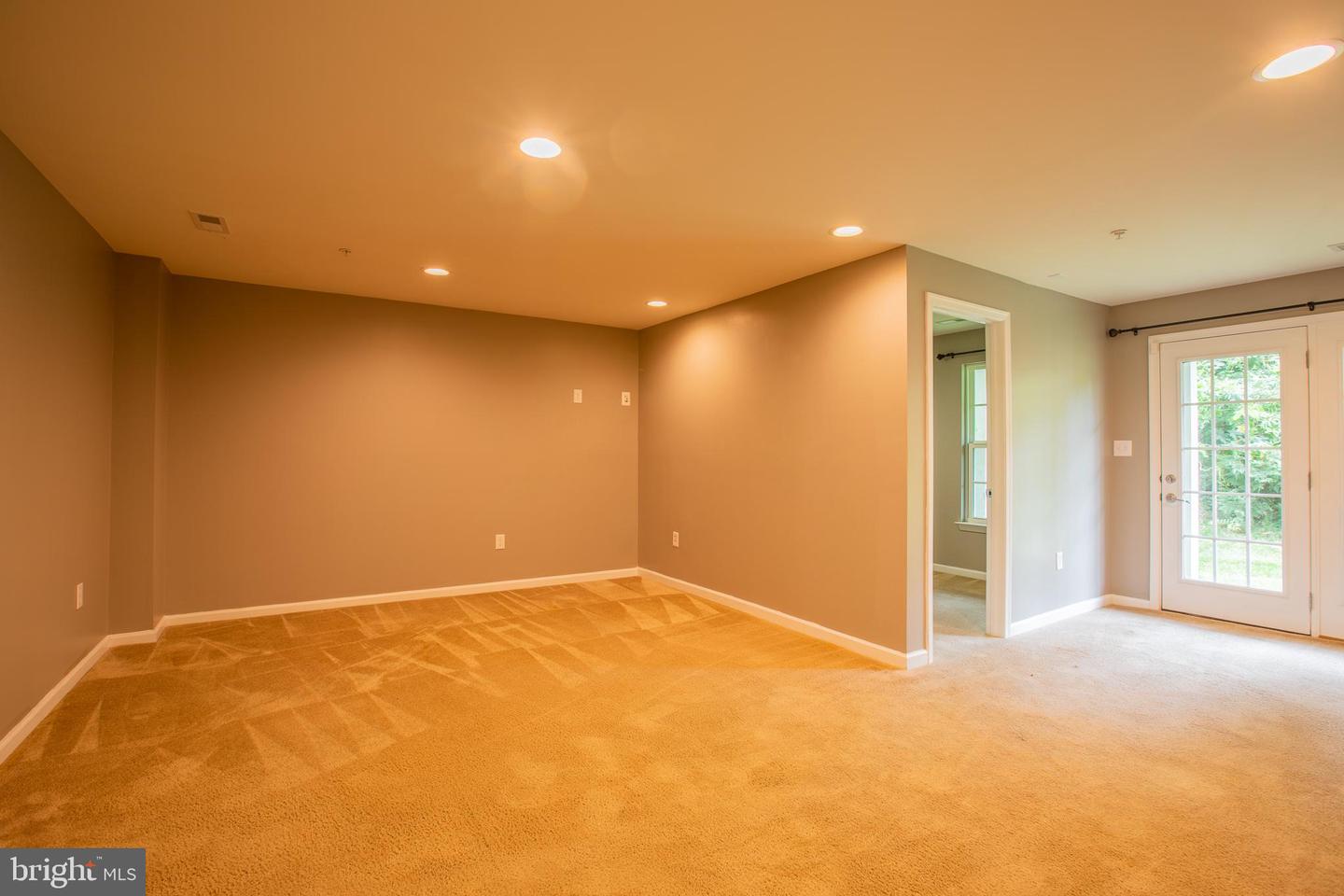 7314 FREEBIRD LN