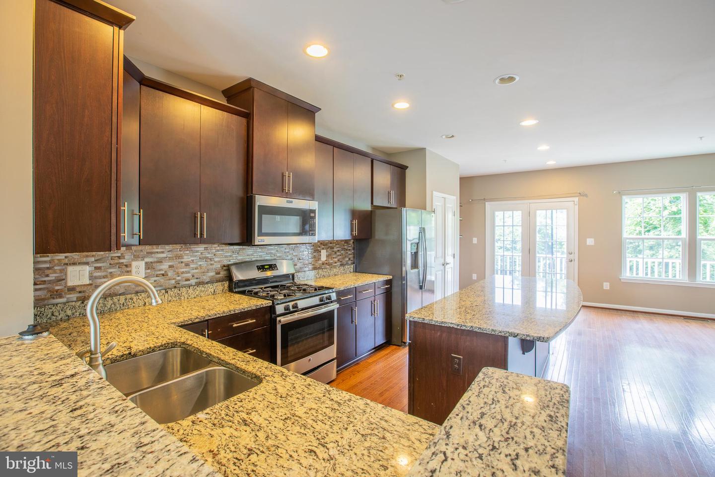 7314 FREEBIRD LN