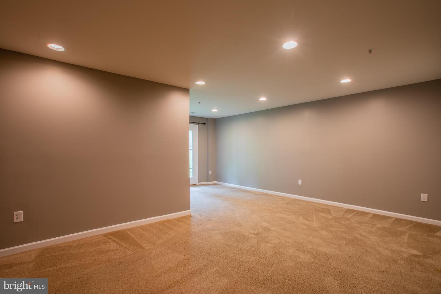 7314 FREEBIRD LN
