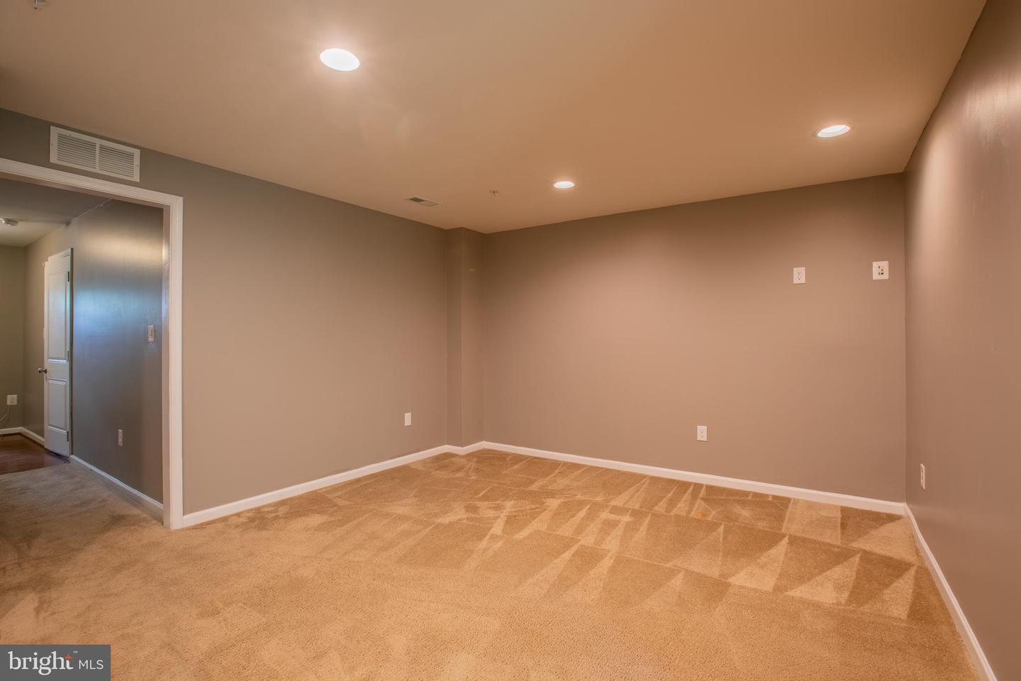 7314 FREEBIRD LN