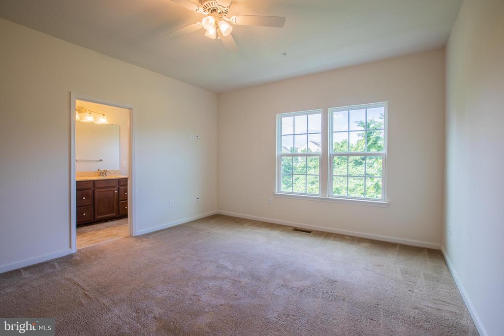 7314 FREEBIRD LN