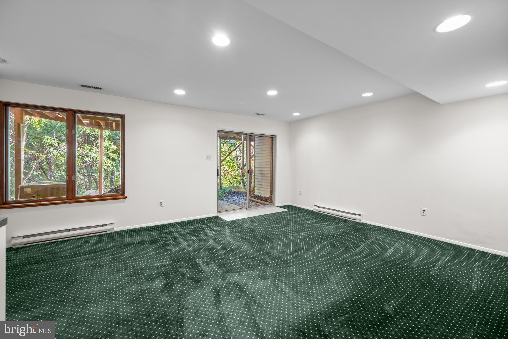 9453 CLOCKTOWER LANE