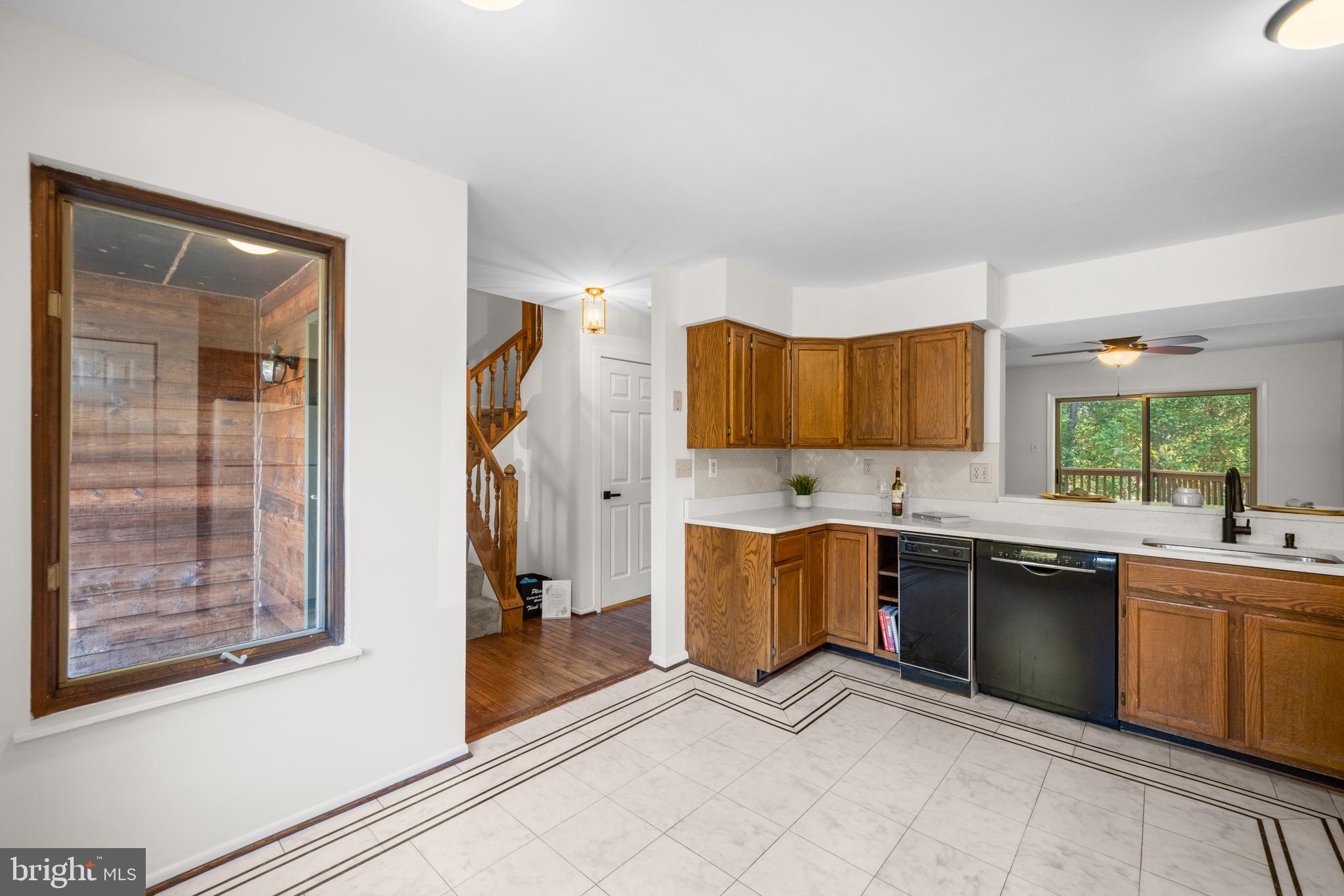 9453 CLOCKTOWER LANE