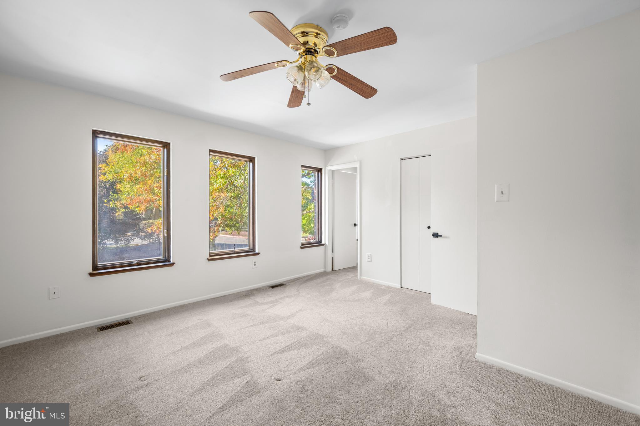 9453 CLOCKTOWER LANE