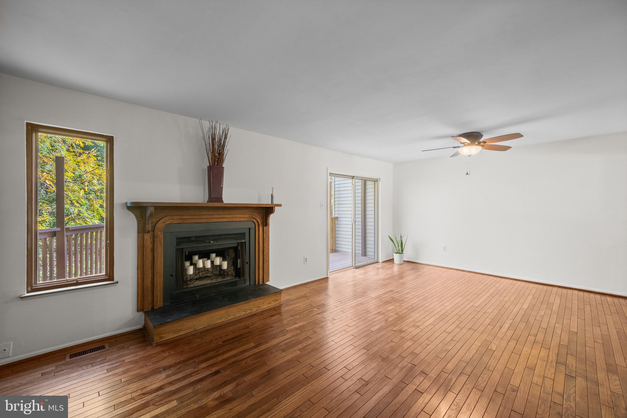 9453 CLOCKTOWER LANE