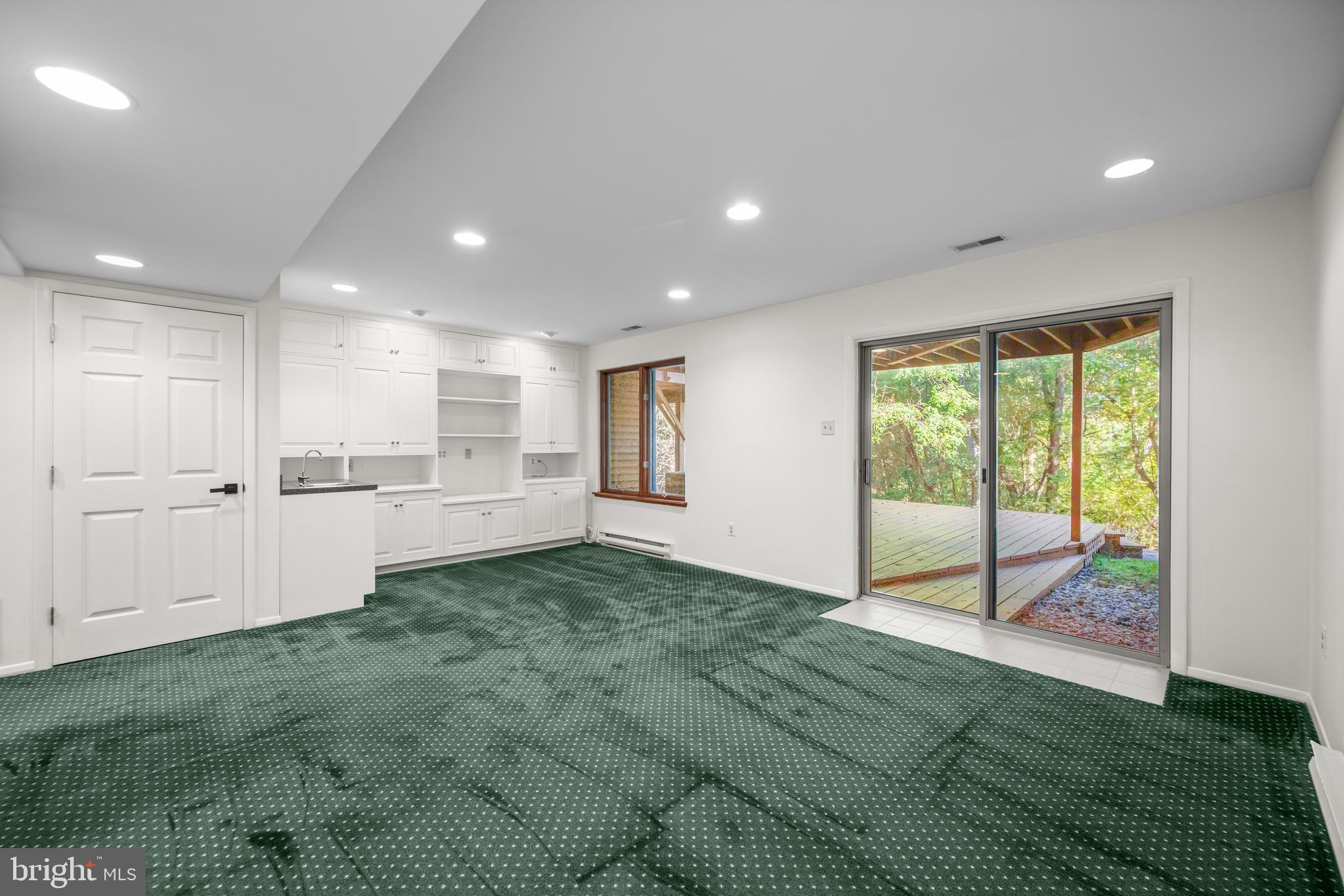 9453 CLOCKTOWER LANE