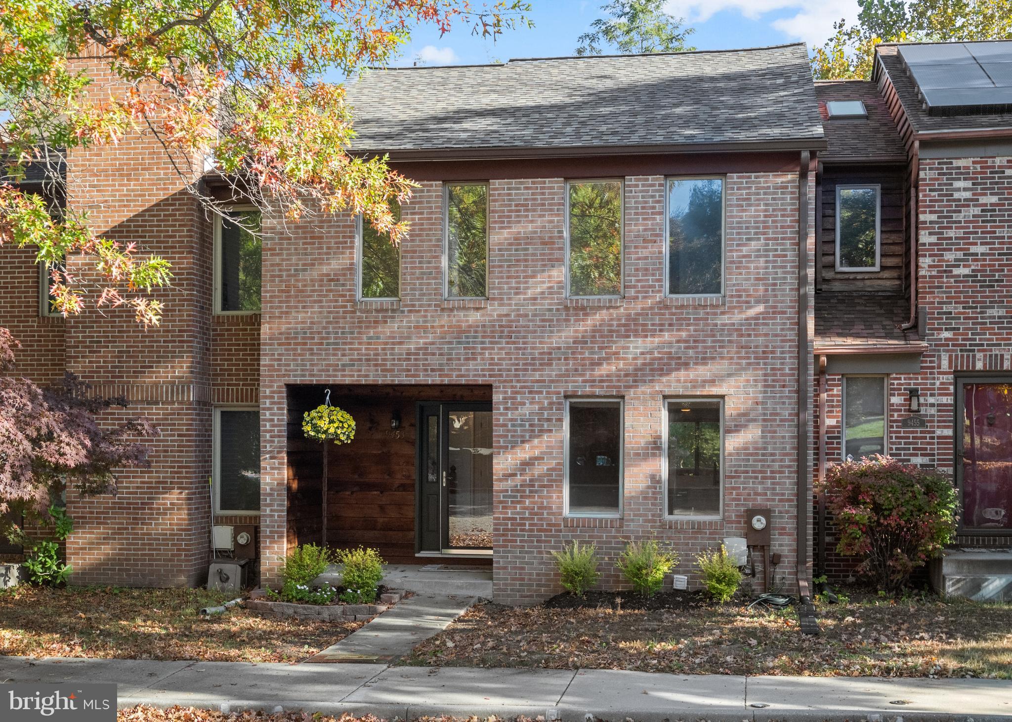 9453 CLOCKTOWER LANE
