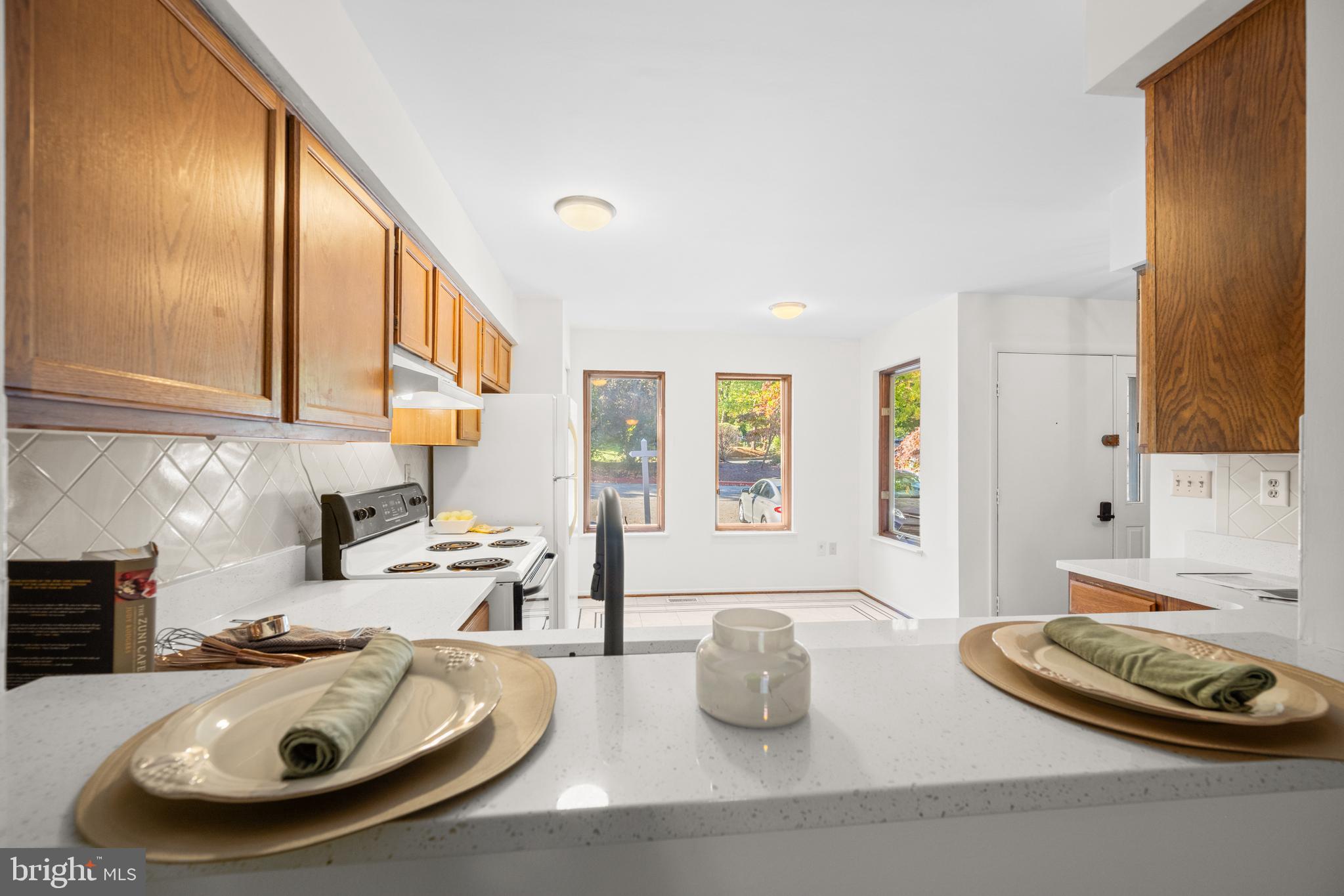 9453 CLOCKTOWER LANE