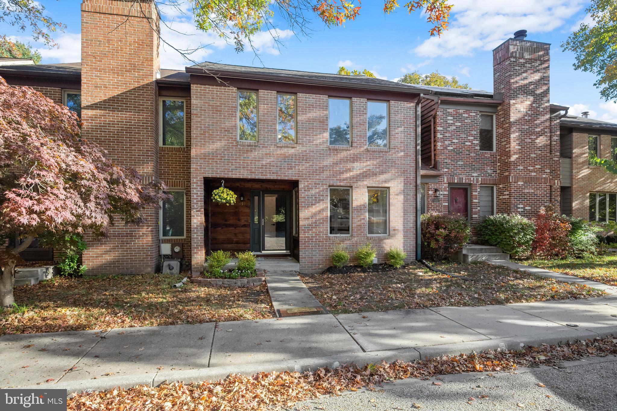 9453 CLOCKTOWER LANE