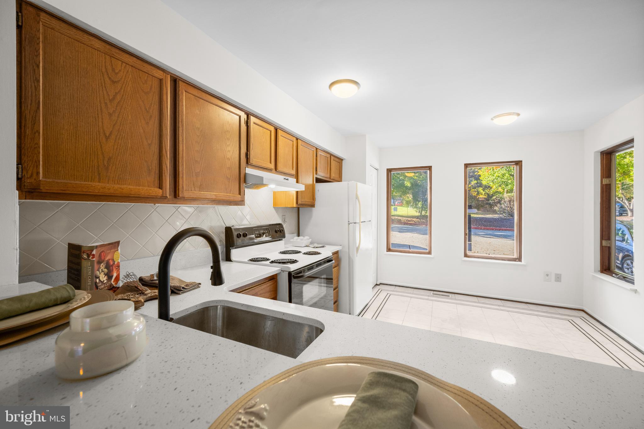 9453 CLOCKTOWER LANE