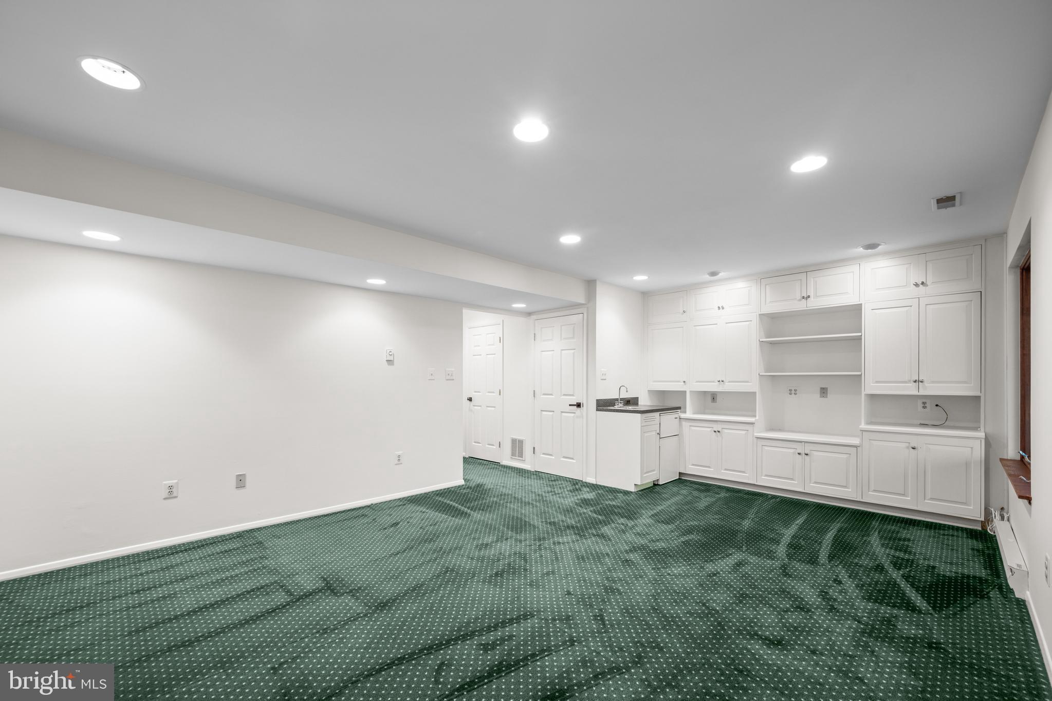 9453 CLOCKTOWER LANE