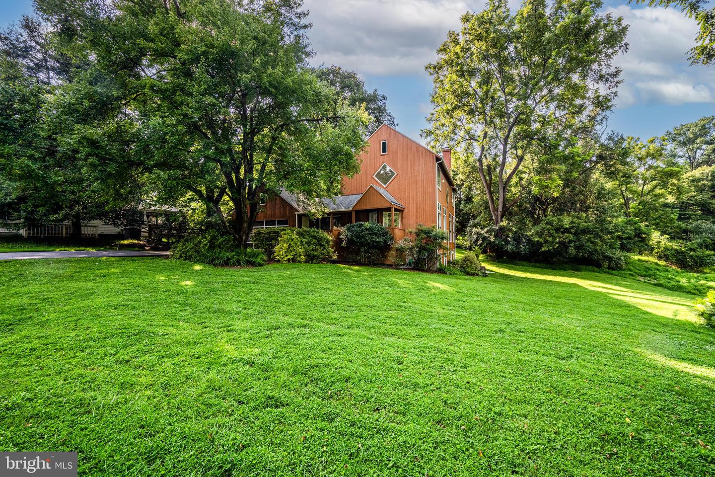 2532 N Farm Rd
