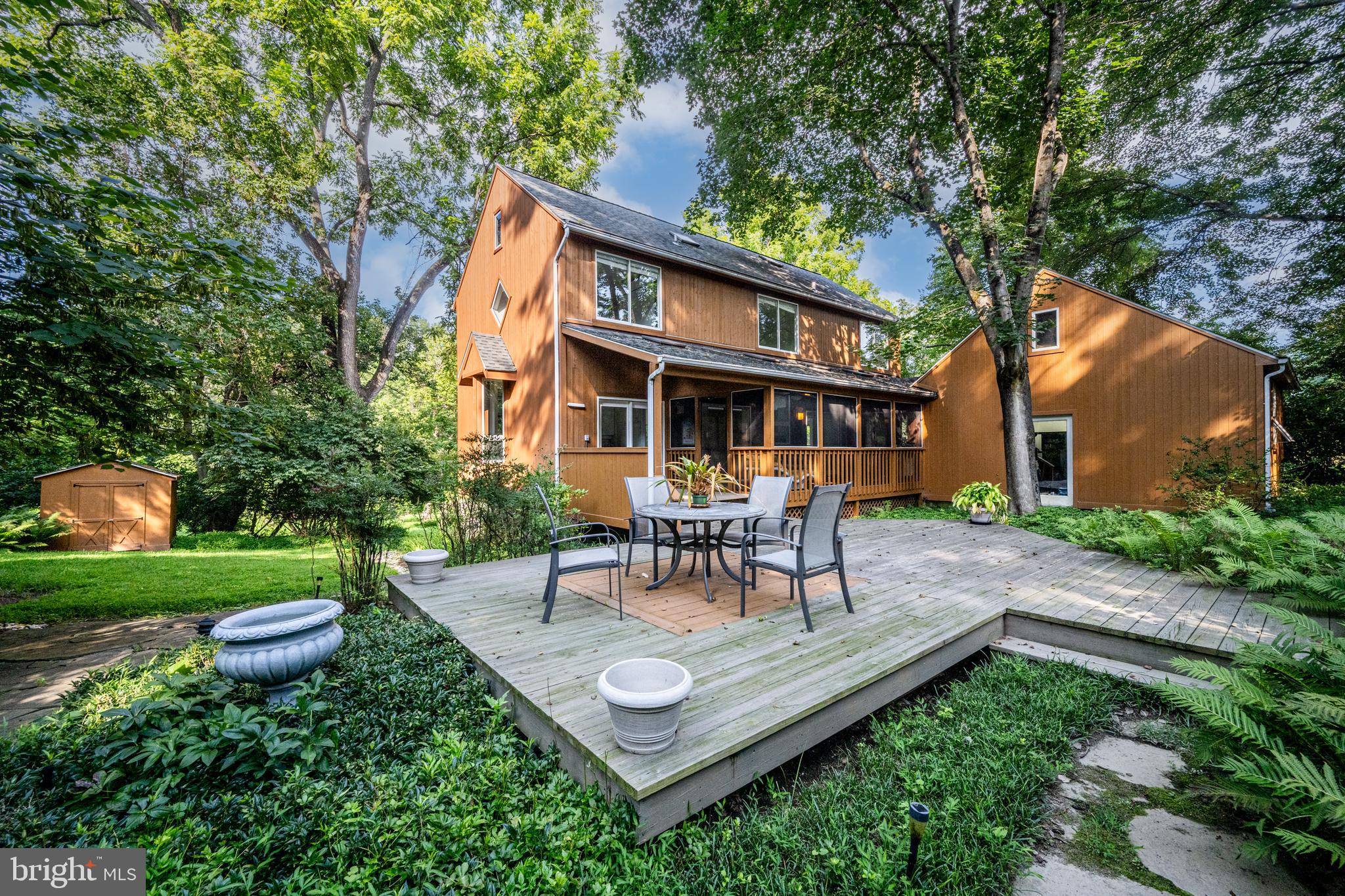 2532 N Farm Rd