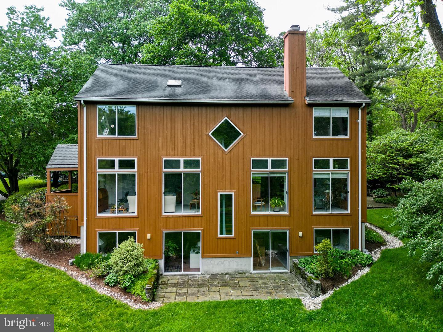 2532 N Farm Rd