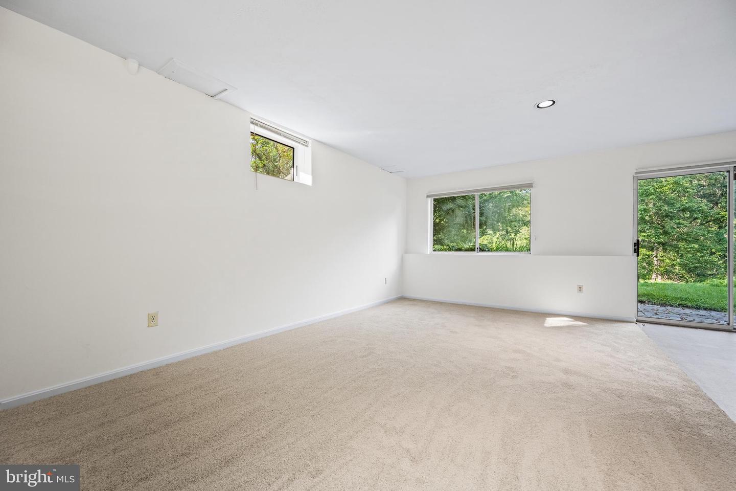 2532 N Farm Rd
