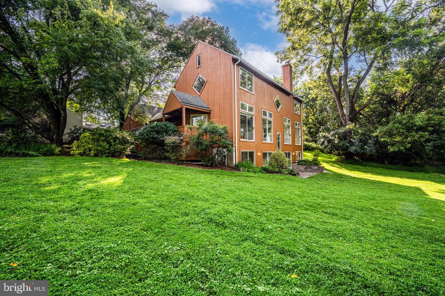 2532 N Farm Rd