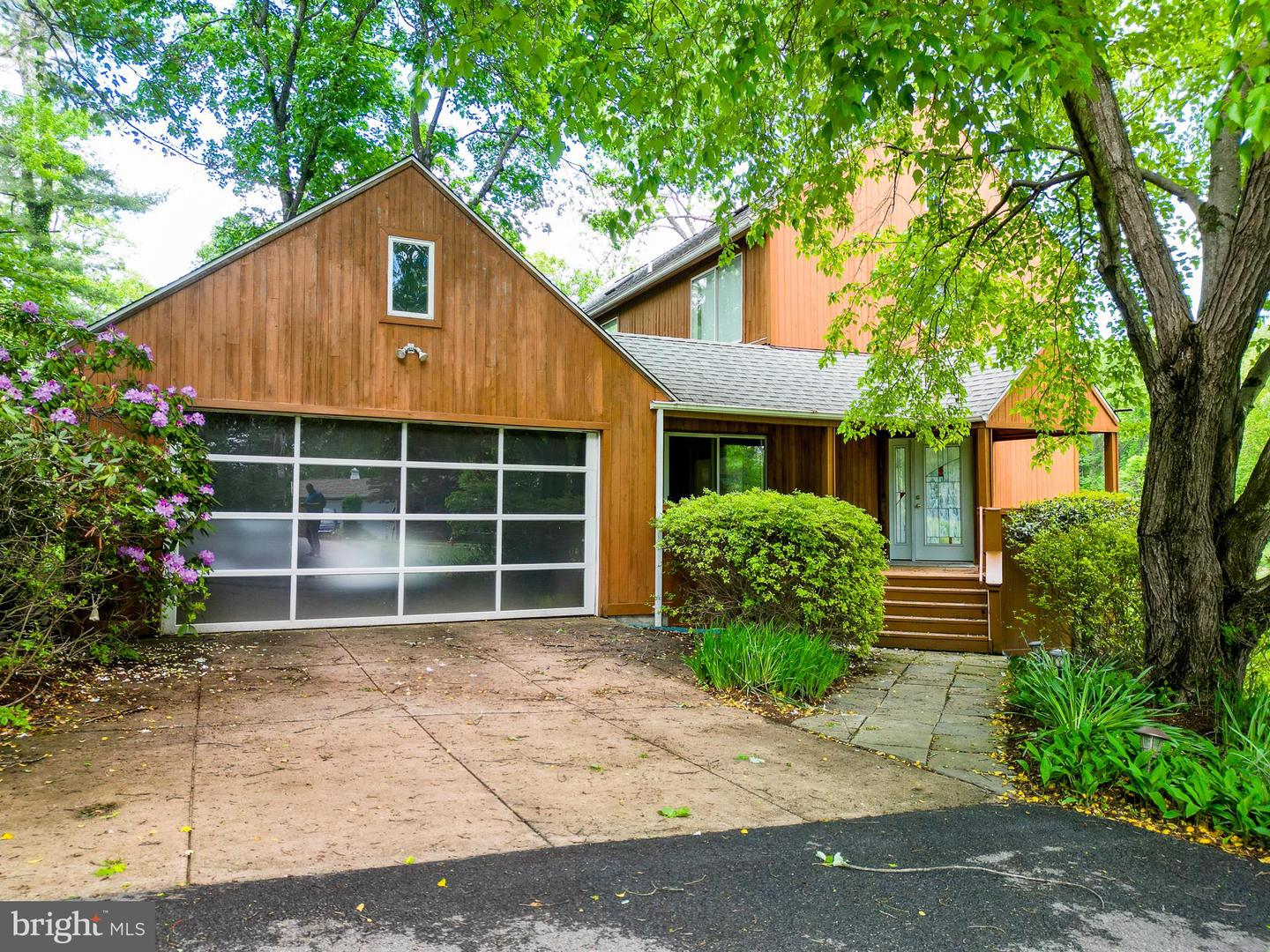 2532 N Farm Rd