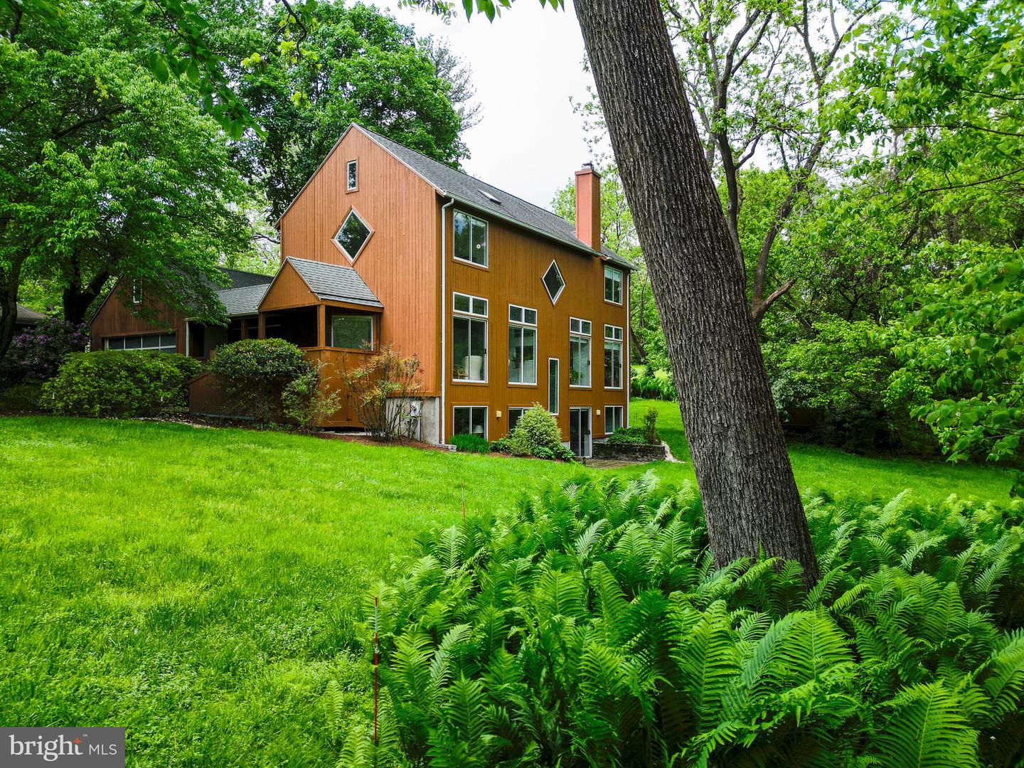 2532 N Farm Rd