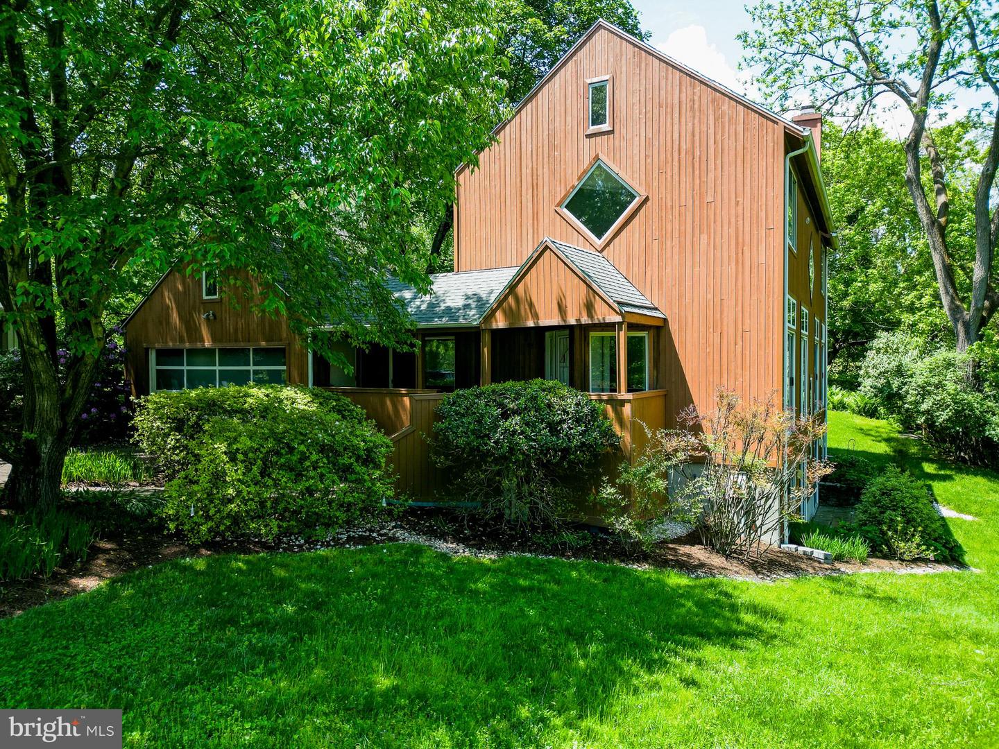 2532 N Farm Rd