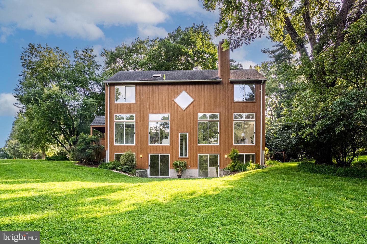 2532 N Farm Rd