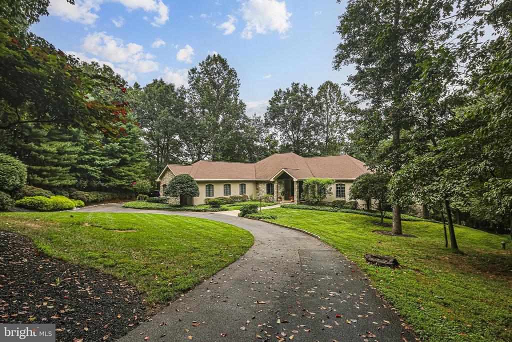 3651 BROADLEAF COURT