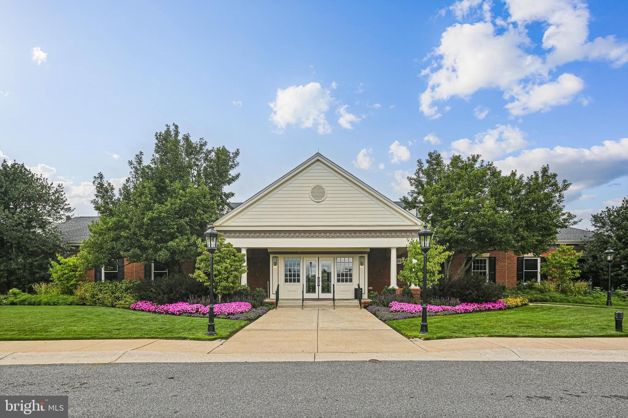 3651 BROADLEAF COURT