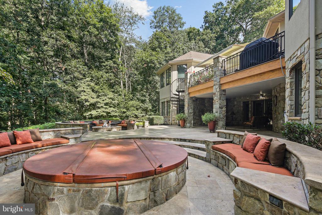 3651 BROADLEAF COURT