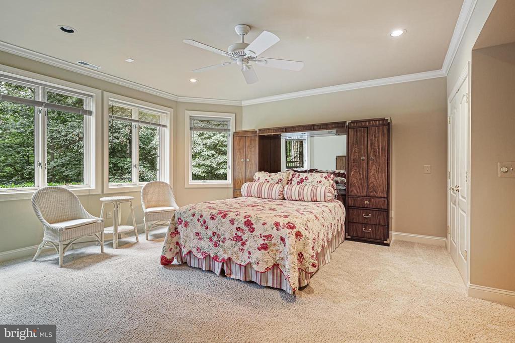 3651 BROADLEAF COURT