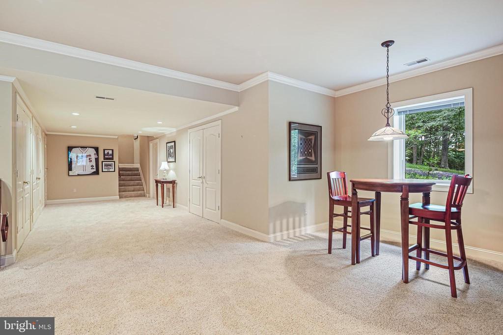 3651 BROADLEAF COURT