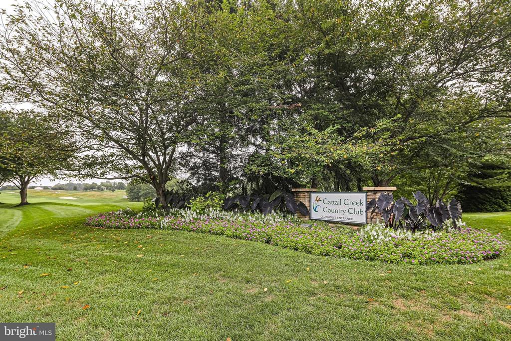 3651 BROADLEAF COURT