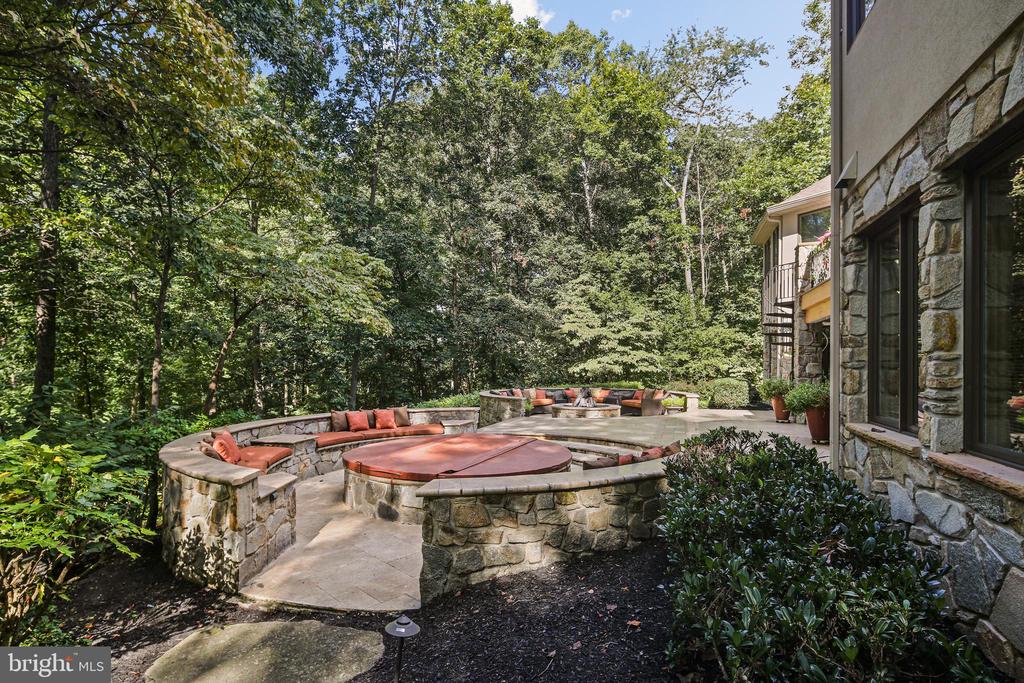 3651 BROADLEAF COURT