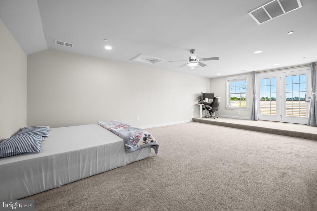 3923 COOKS LANE