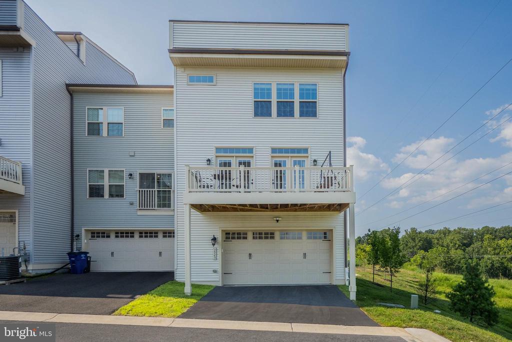 3923 COOKS LANE