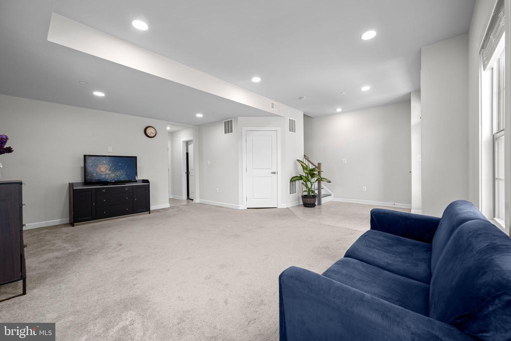 3923 COOKS LANE