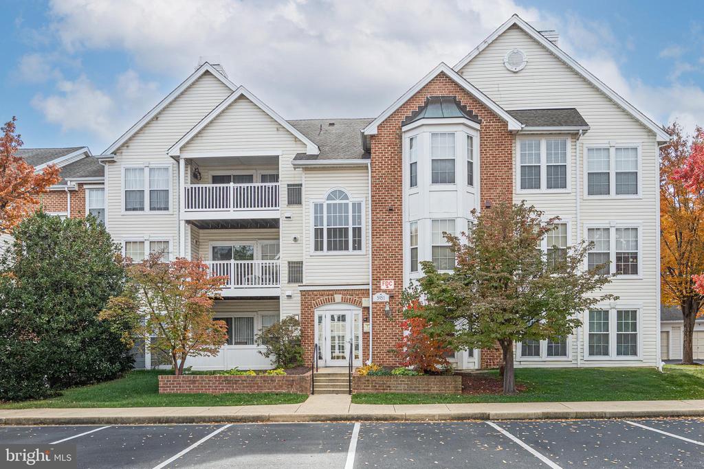 5951 MILLRACE COURT C-104