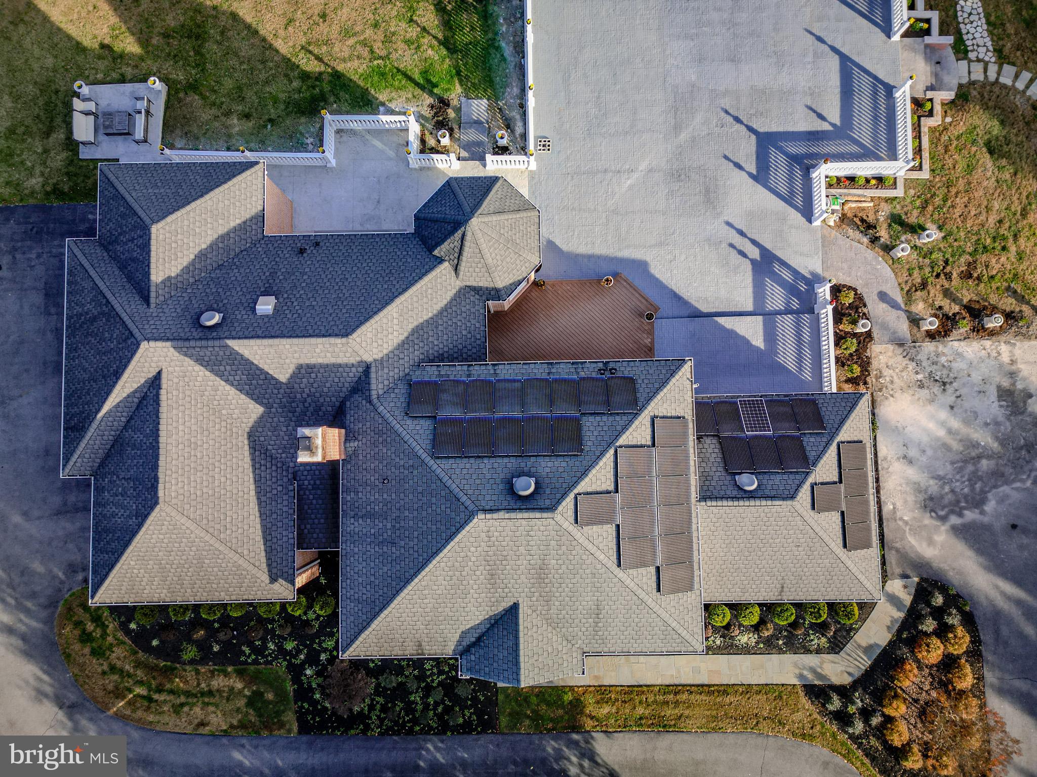 13738 LAKESIDE DRIVE