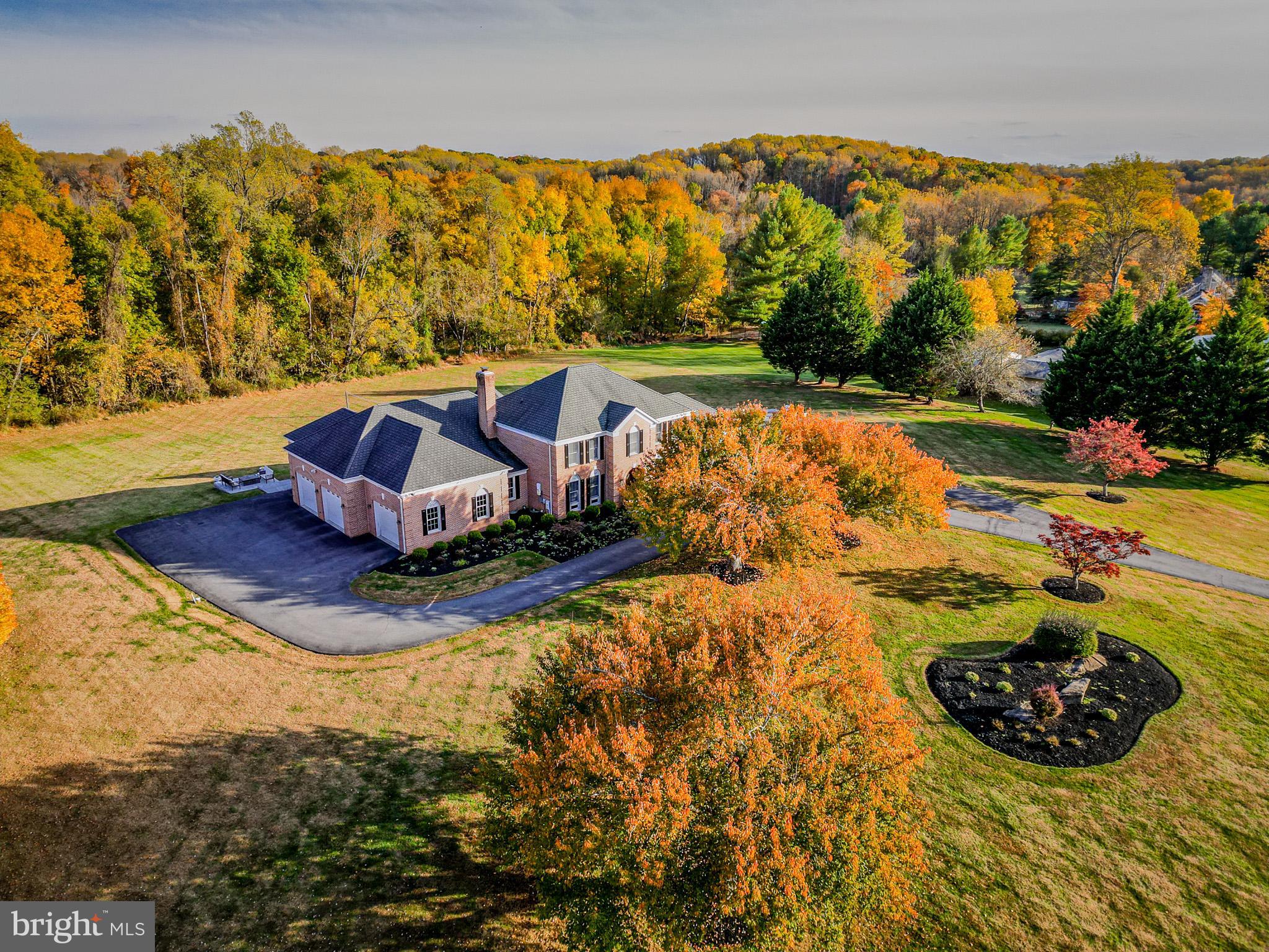 13738 LAKESIDE DRIVE