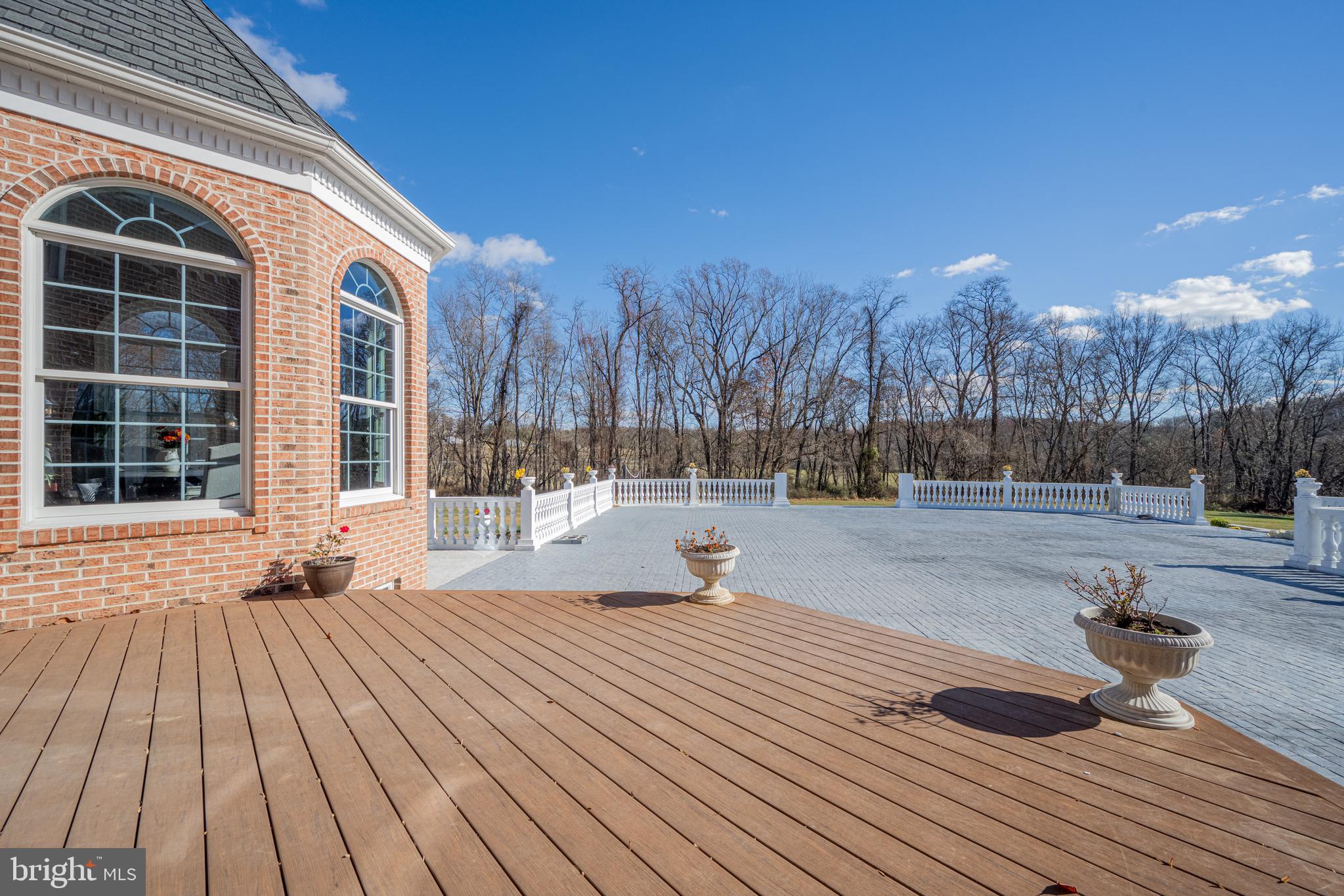 13738 LAKESIDE DRIVE