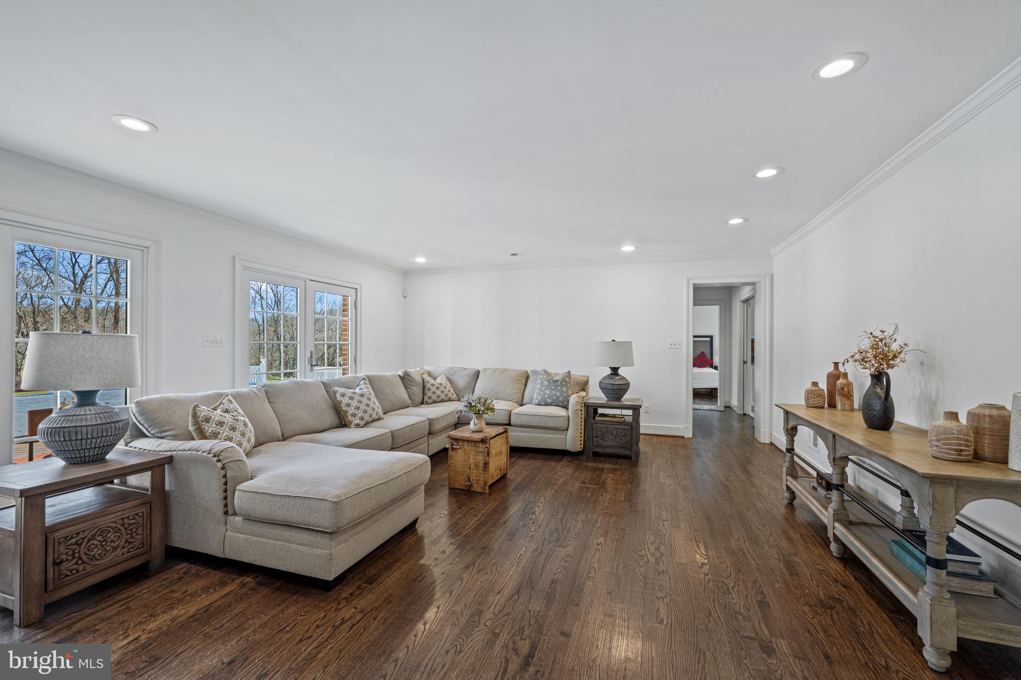 13738 LAKESIDE DRIVE