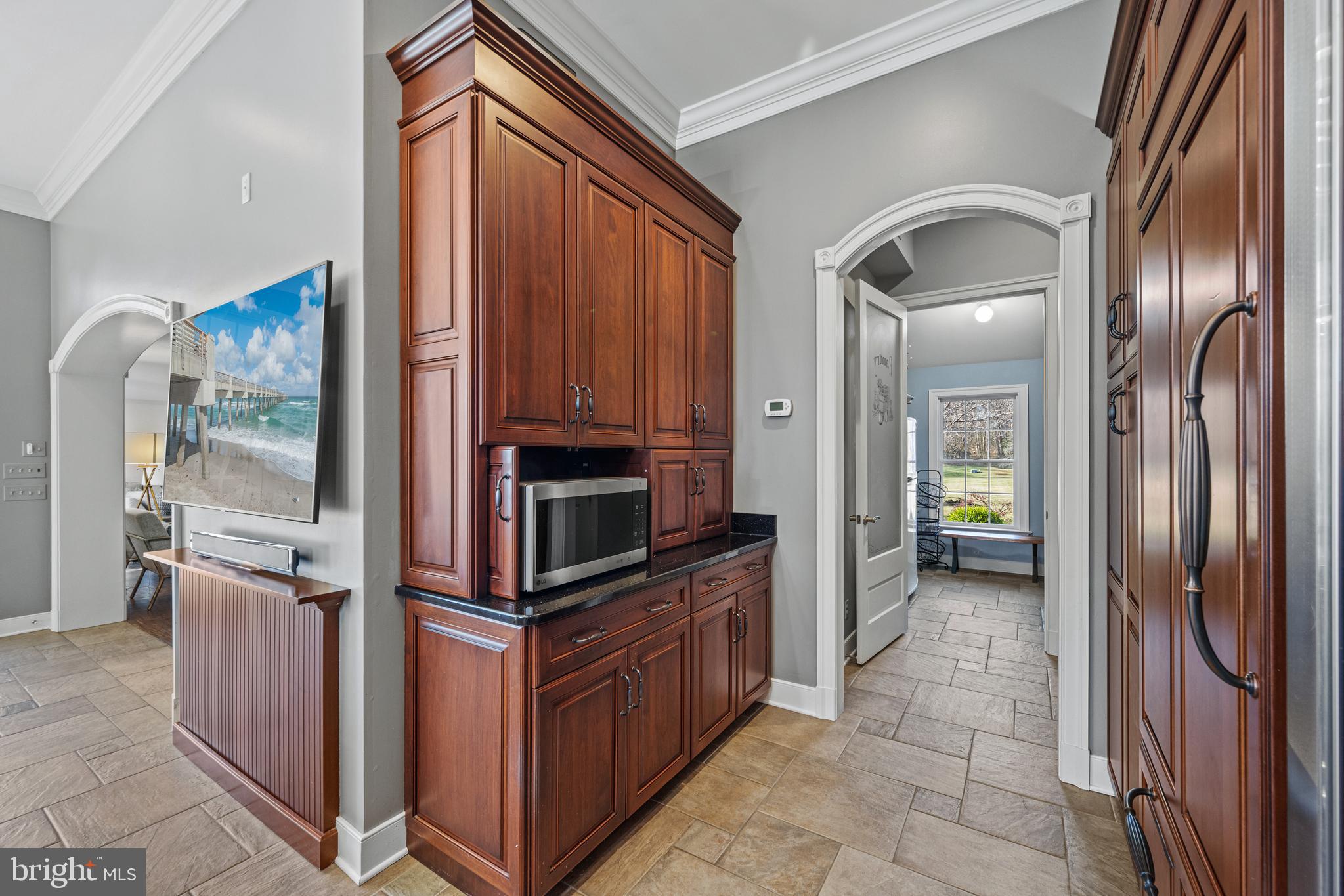 13738 LAKESIDE DRIVE