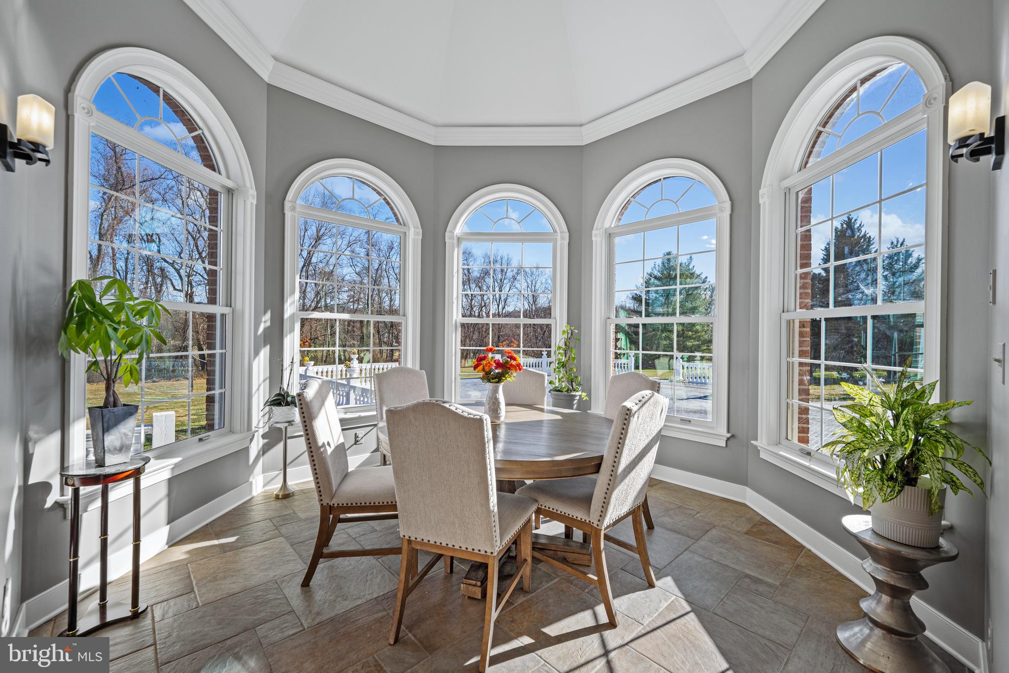 13738 LAKESIDE DRIVE