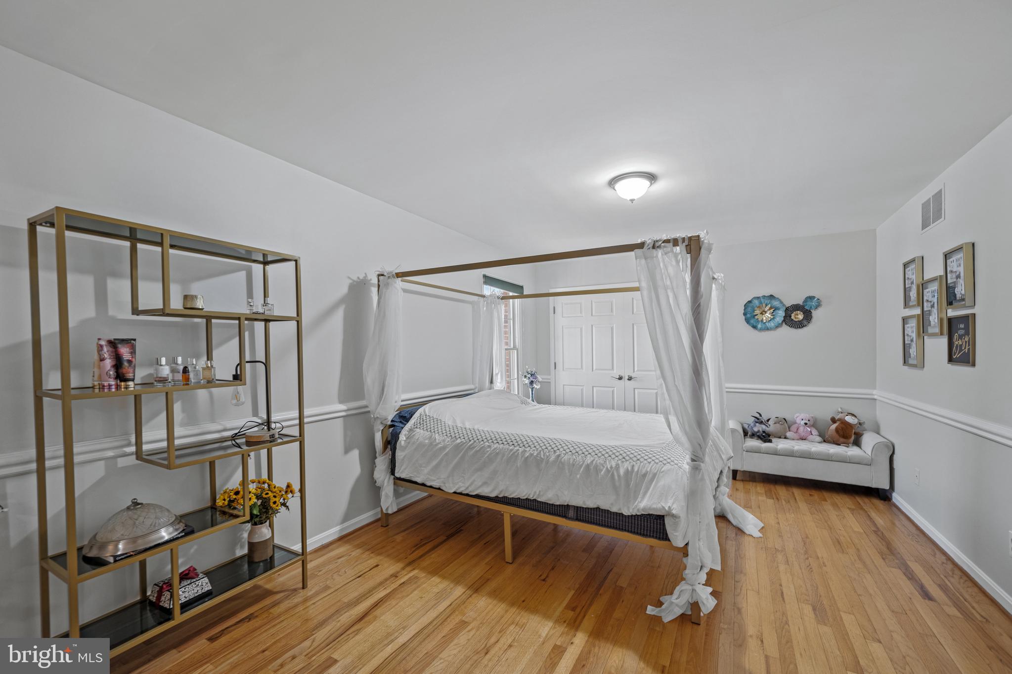 13738 LAKESIDE DRIVE