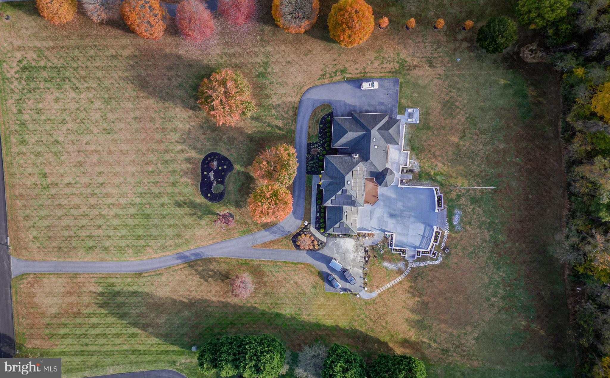 13738 LAKESIDE DRIVE